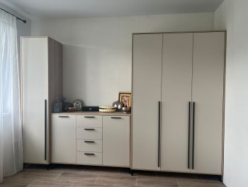 Шкаф 1360 3С2Я с ящиками Ева Сатин (Памир) в Советском - sovetskij.mebel-e96.ru