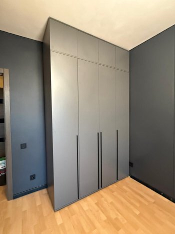 Шкаф 1600 мм 4-х створчатый Норд с антресолью графит (Миф) в Советском - sovetskij.mebel-e96.ru