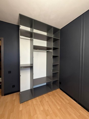 Шкаф 1600 мм 4-х створчатый Норд с антресолью графит (Миф) в Советском - sovetskij.mebel-e96.ru