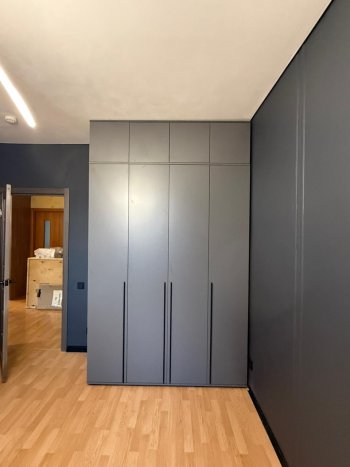 Шкаф 1600 мм 4-х створчатый Норд с антресолью графит (Миф) в Советском - sovetskij.mebel-e96.ru