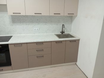 Кухонный гарнитур высокий Латте 3000 мм, Стол. 26 мм в Советском - sovetskij.mebel-e96.ru